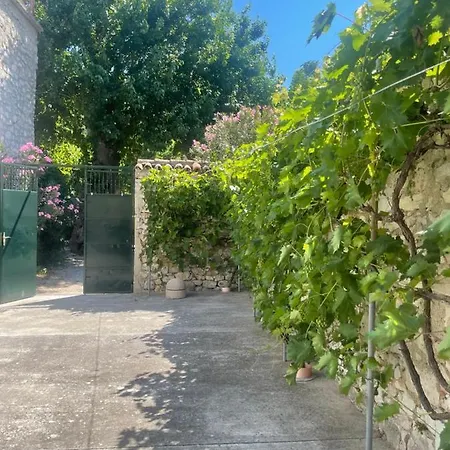 Malin Guest house